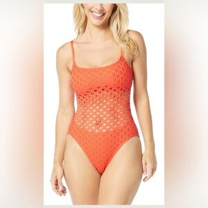NWT Carmen Marc Valvo Women's Crochet Scoop-Neck One-Piece Swimsuit size 8